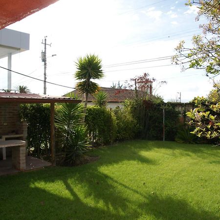 Hostal El Parque Tababela Rom bilde